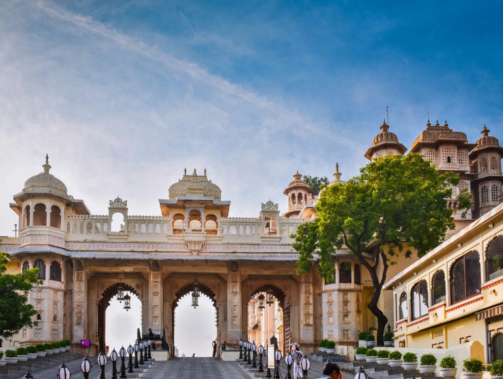 Porta Tripolia di Udaipur, storico ingresso vicino al City Palace in Rajasthan