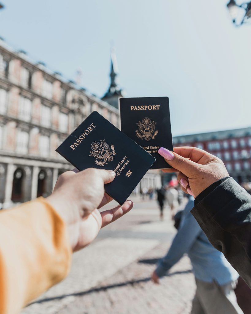 Passaporto italiano con e-Visa per un viaggio in India nel 2026